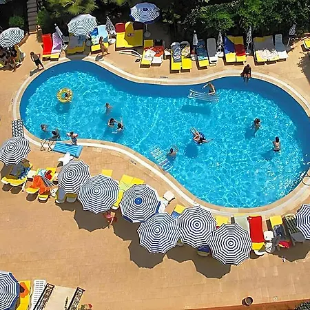 منتجع Artemis Princess 4*